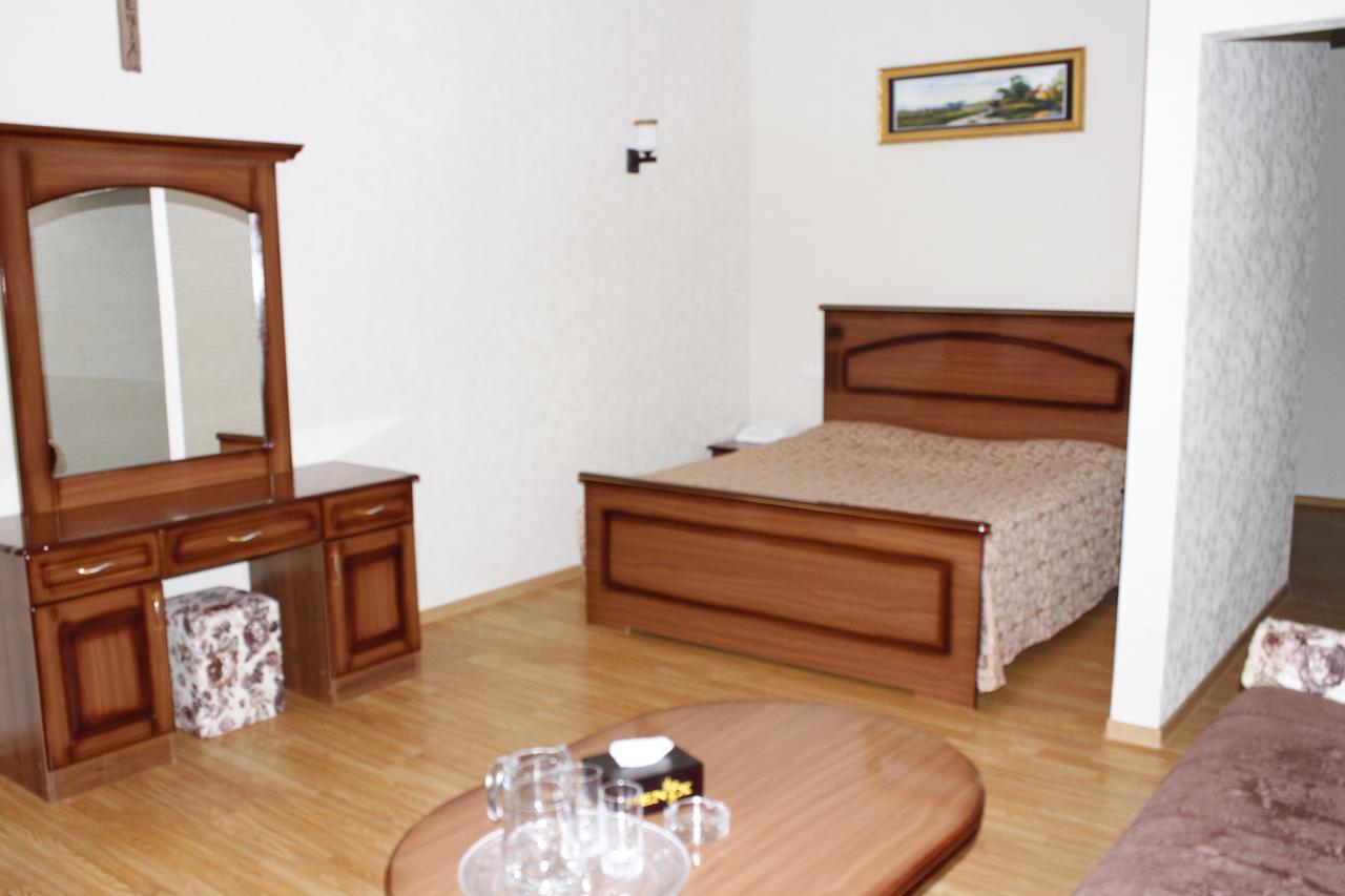 Hotel Fenix Complex Kapan Exterior photo